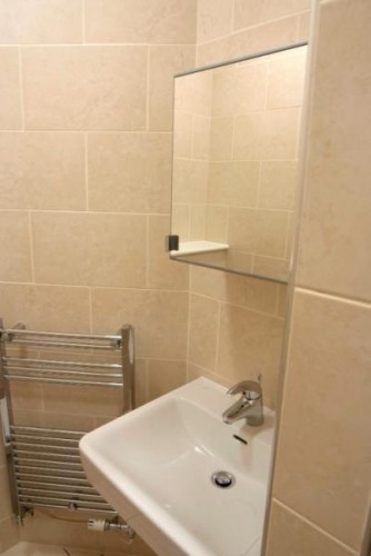Shower room at 3 Cemetery Avenue