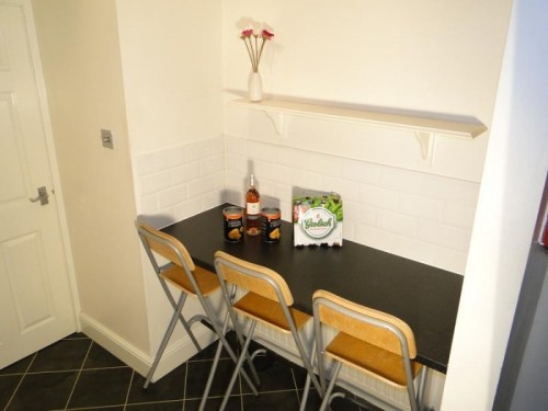 Breakfast Bar at 19 Wiseton Road