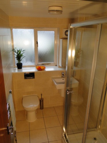 Shower room at 3a Ainsley Court