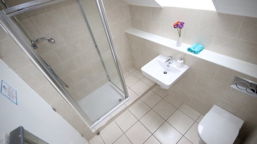 Other view of Shower & WC at 3c Ainsley Court