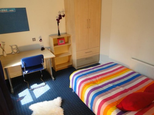 Bedroom 1 at 11a Rustlings Road