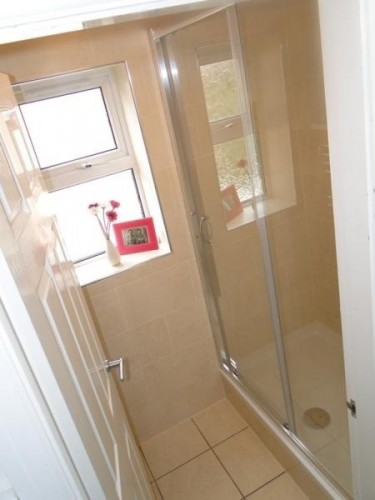Shower at 11a Rustlings Road