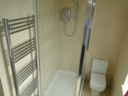 Shower Room 1 at 25 Walton Road
