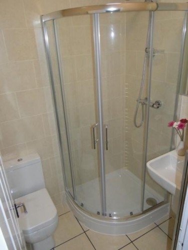Shower & WC at 19 Wiseton Road